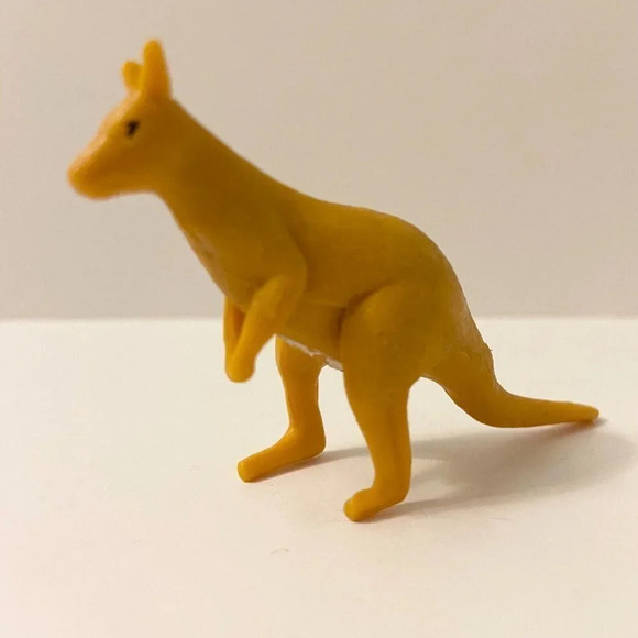 Vintage Lot  of 5 Kangaroo Plastic Toys Hong Kong - Picture 13 of 16